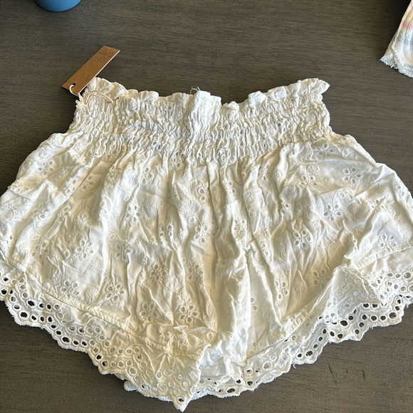 Surf Gypsy White Ruffle Shorts - Picture 2 of 10